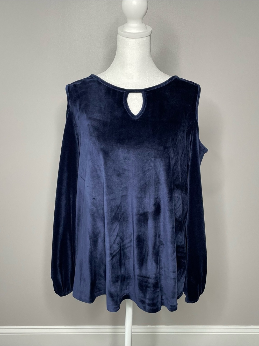 Vintage America Womens Medium Cold-Shoulder Blouse Navy Blue